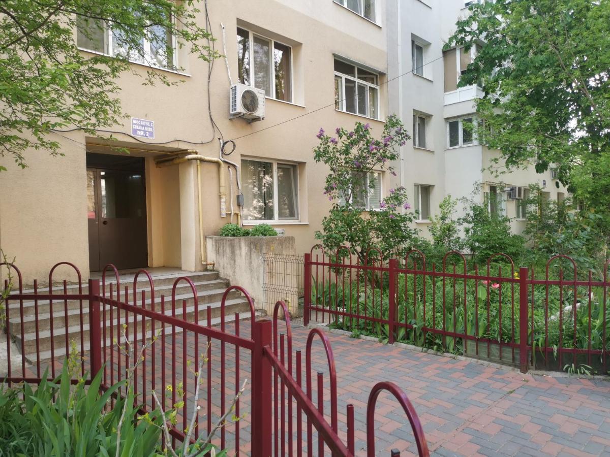 Awesome Apartment Букурещ Екстериор снимка
