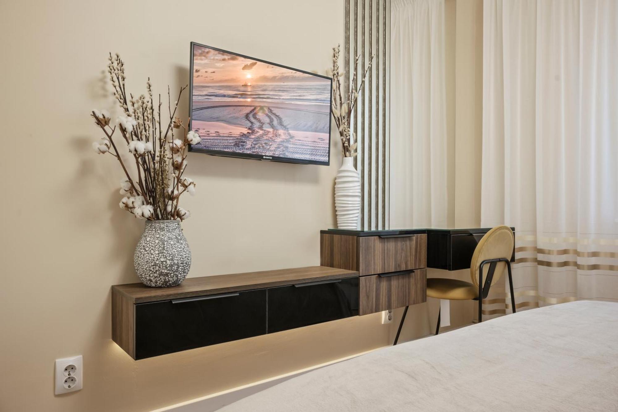 Awesome Apartment Букурещ Екстериор снимка